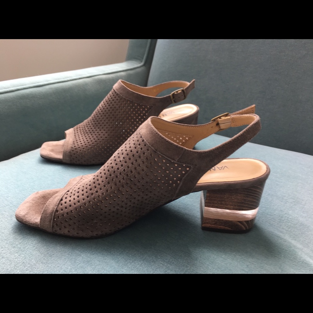 Vanelli Sandals